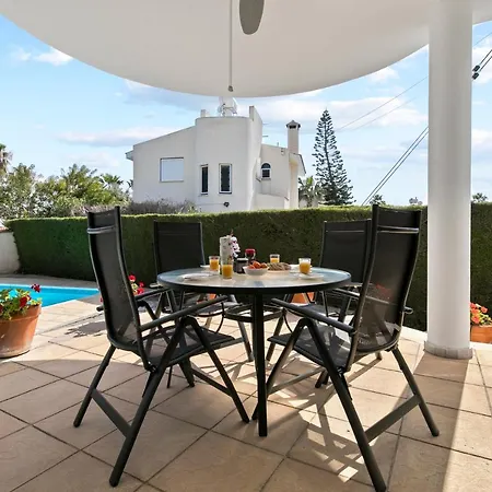 Villa Vella -tranquil Coral Bay Family By The Beach *