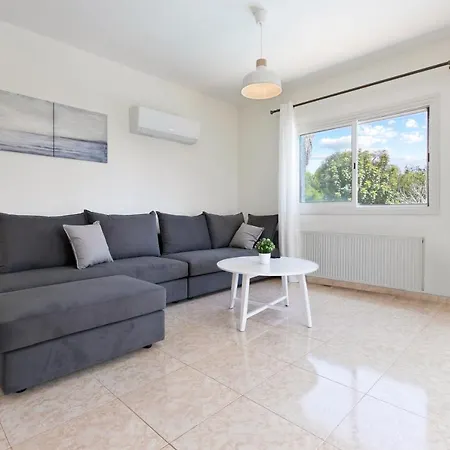 Villa Vella -tranquil Coral Bay Family By The Beach Peyia