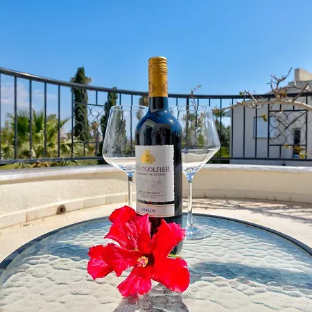 Vella -tranquil Coral Bay Family By The Beach Villa
