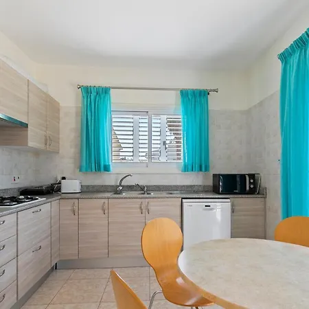 Vella -tranquil Coral Bay Family By The Beach Villa Peyia
